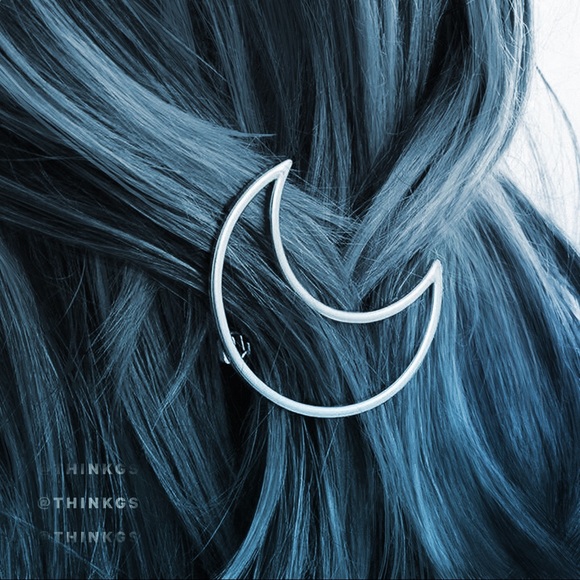 🌚✨ Moon Hair Clip // Barrette - Picture 1 of 3